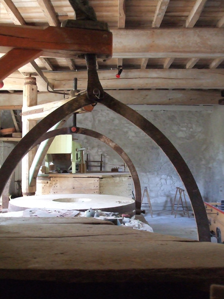 Location de chambres d'hotes et gîte originaux dans un ancien moulin à eau au pied de la montagne noire pour partager un endroit priviligié et la convivialité du pays